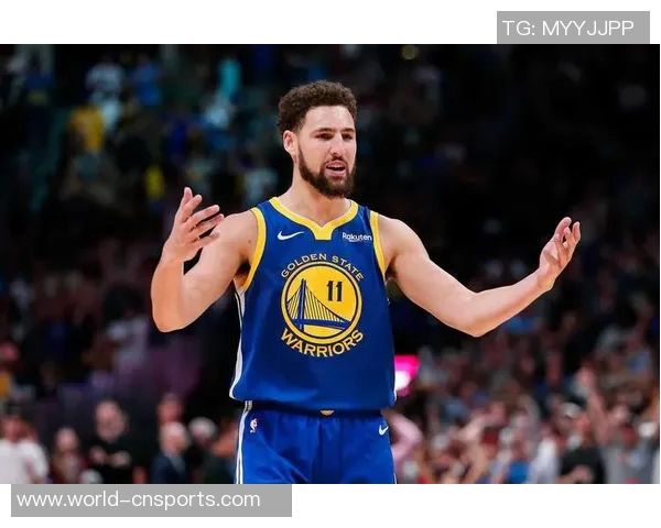 克莱兴奋拿到比赛用球期待三分球里程碑的到来 克莱兴奋拿到比赛用球期待三分球里程碑的到来