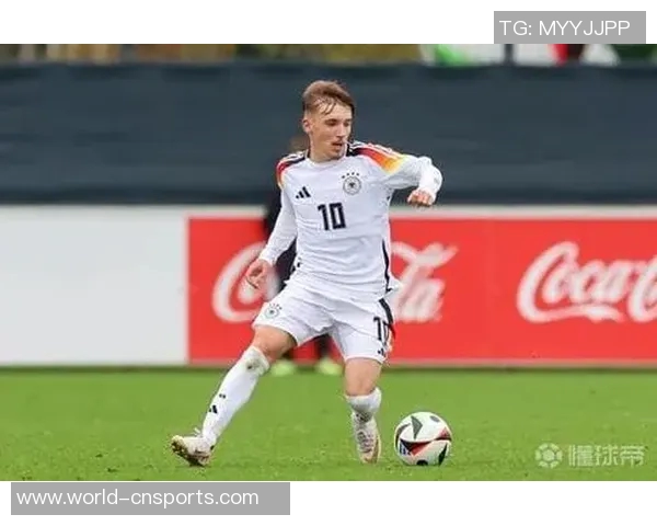 德甲传奇教练盛赞卡尔表现出色称其为拜仁核心新星 德甲传奇教练盛赞卡尔表现出色称其为拜仁核心新星